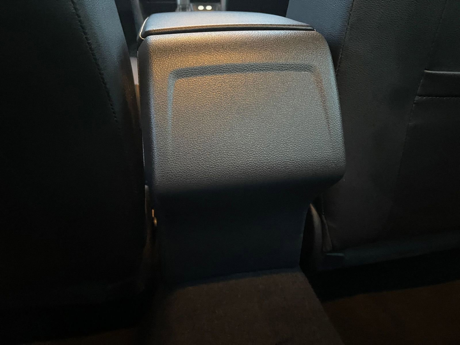 Used 2025 Volkswagen Jetta SE image 24