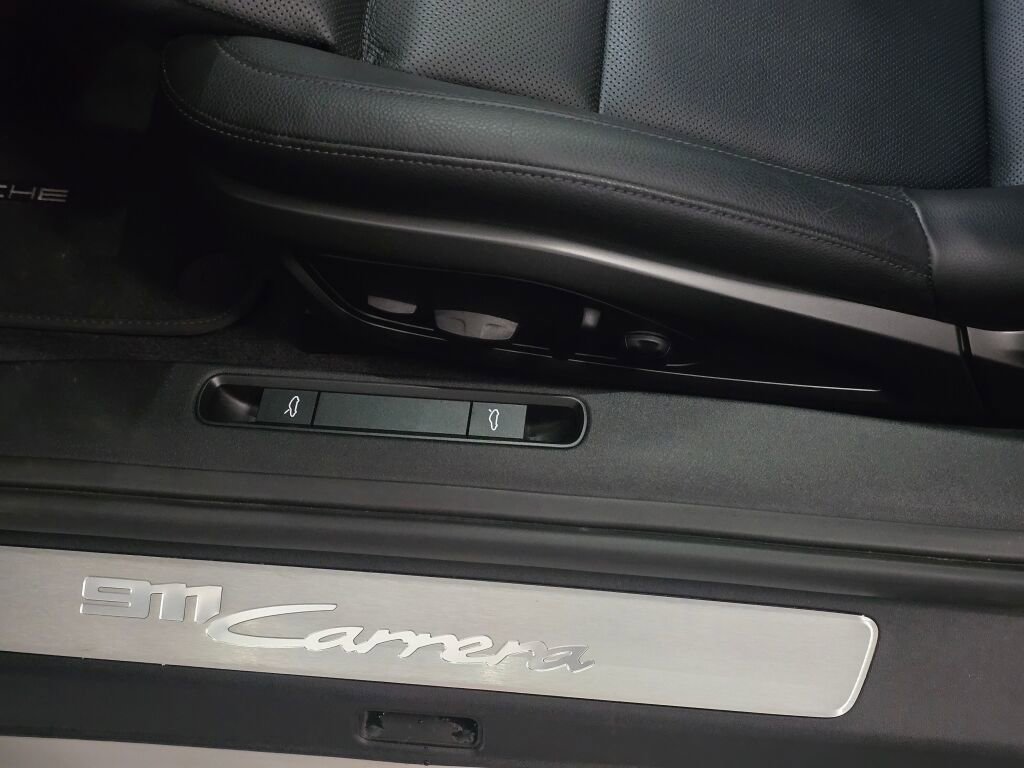 Certified 2022 Porsche 911 Carrera image 33
