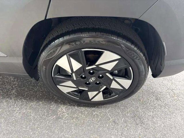 Used 2025 Hyundai Kona SEL image 11