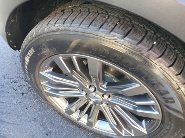 Used 2016 Ford Explorer Platinum image 8