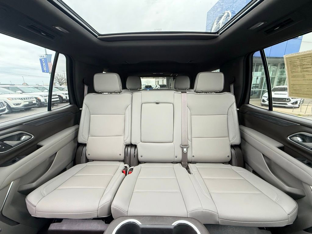 Used 2023 GMC Yukon SLT w/ SLT Premium Package image 29