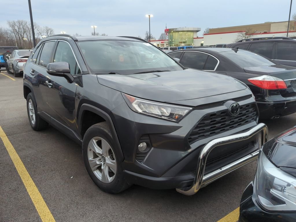 Used 2020 Toyota RAV4 XLE w/ Convenience Package image 2