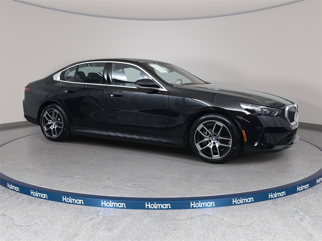 Used 2025 BMW i5 xDrive40 w/ Premium Package image 4