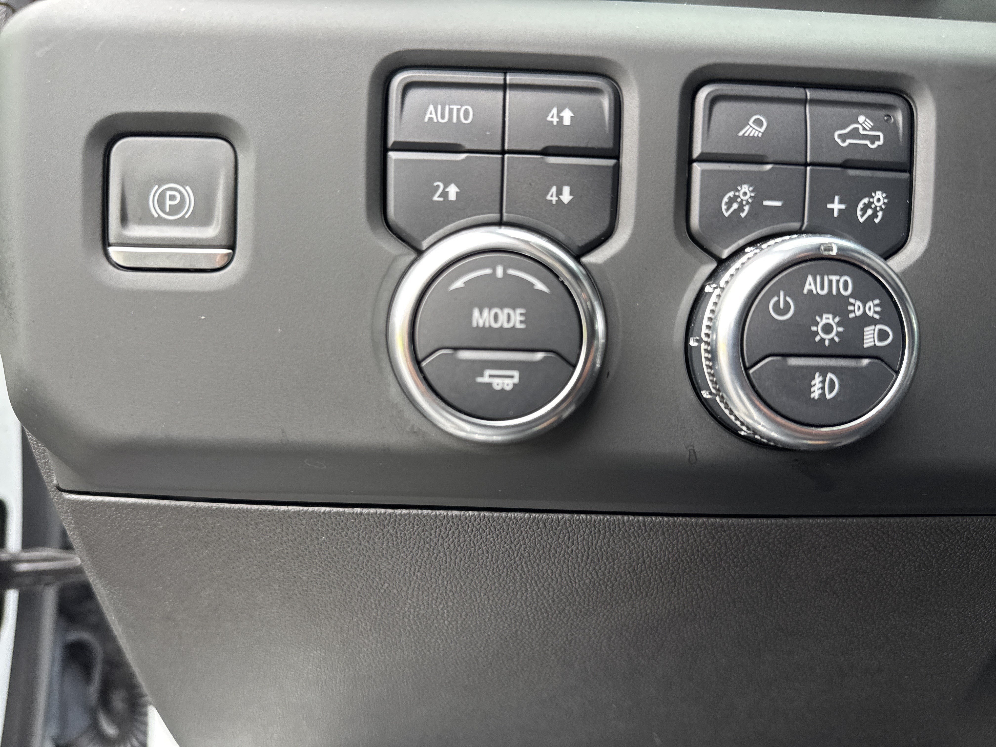 Used 2024 GMC Sierra 2500 AT4 w/ AT4 Premium Plus Package AWD/4WD image 20