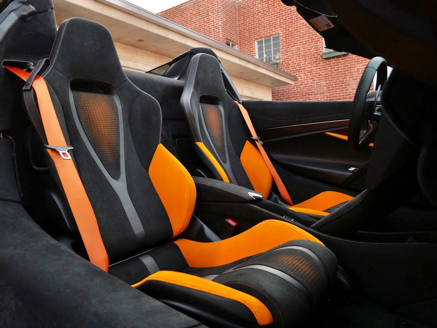Used 2024 McLaren 750S Spider RWD image 11