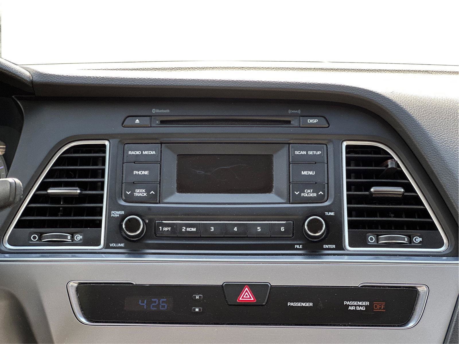 Used 2015 Hyundai Sonata SE FWD image 4