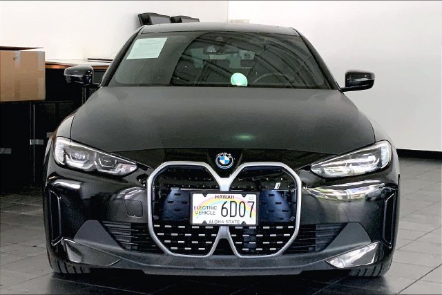 Used 2023 BMW i4 eDrive40 RWD image 3