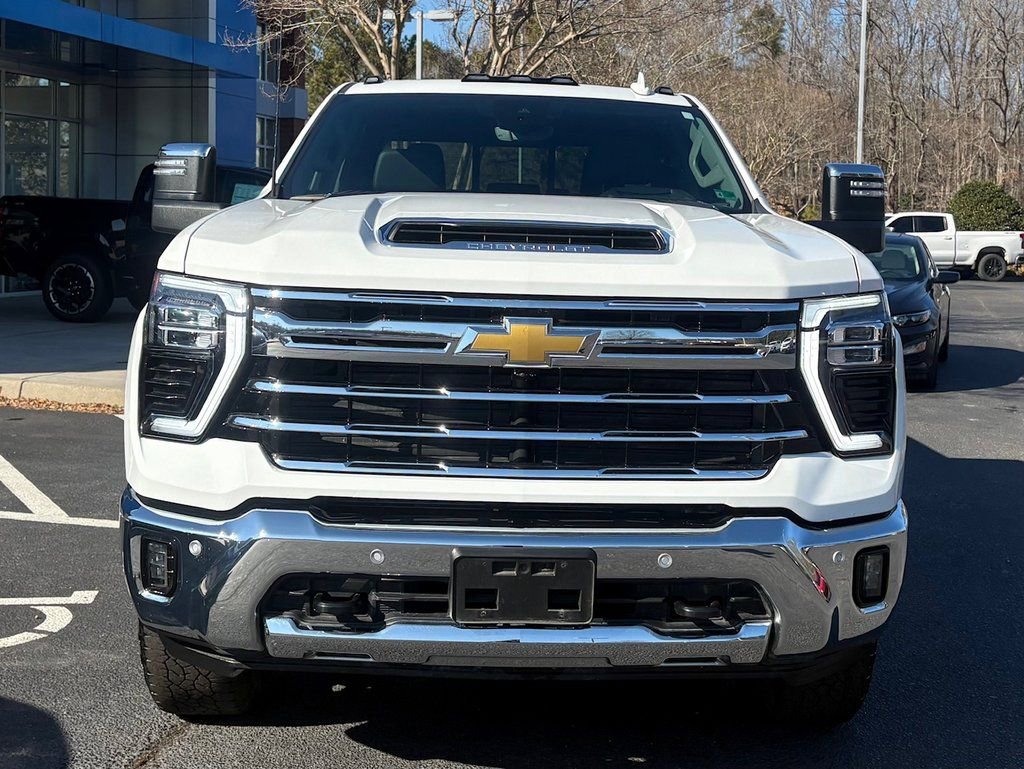 Used 2024 Chevrolet Silverado 2500 LTZ w/ LTZ Plus Package image 3