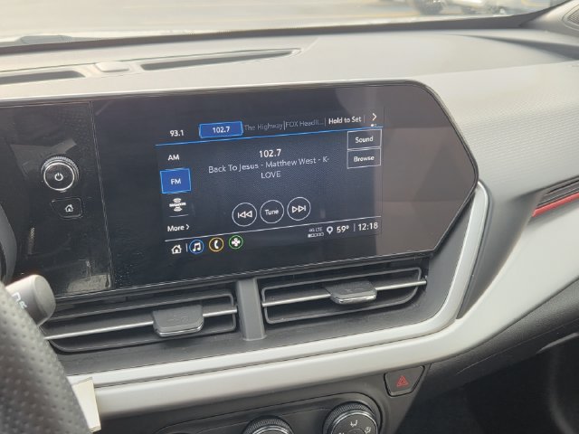 Used 2024 Chevrolet Trax RS w/ Sunroof Package FWD image 26