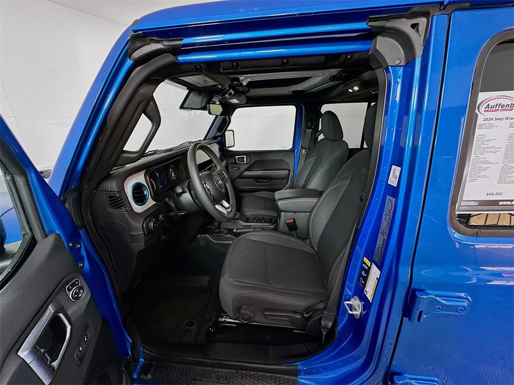 Used 2024 Jeep Wrangler Sahara w/ Technology Group image 21