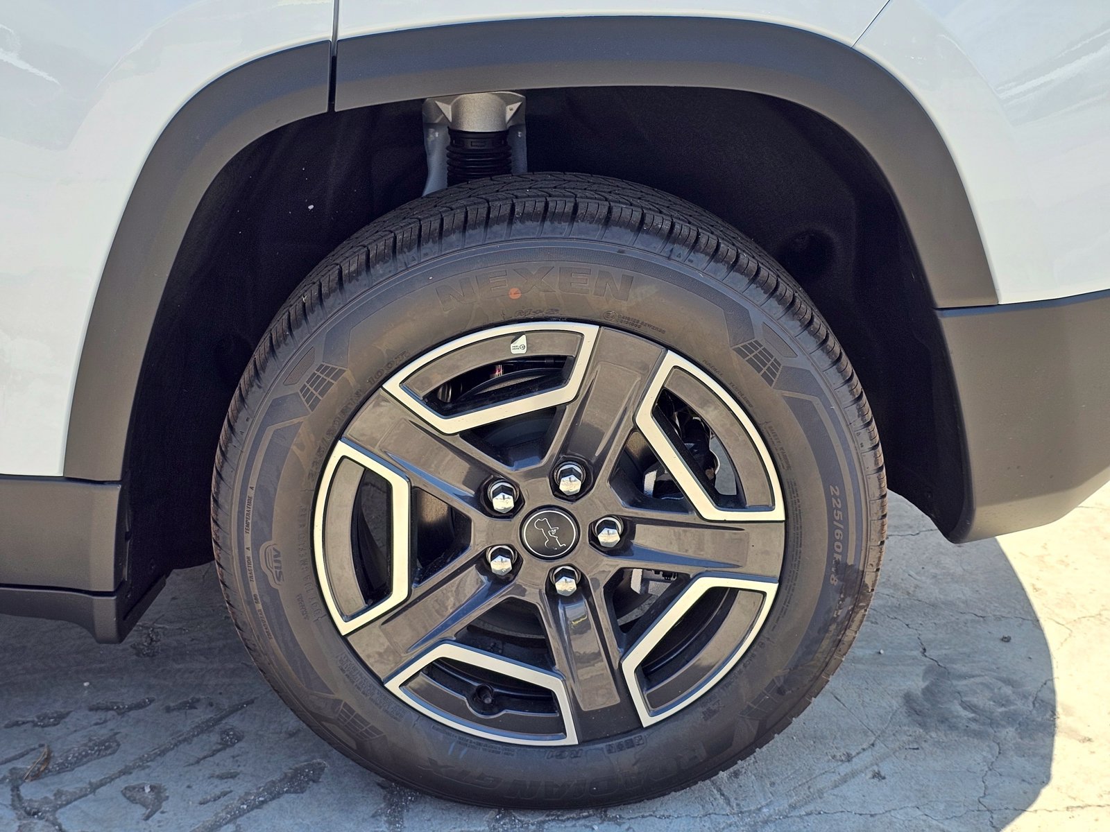 New 2026 Jeep Cherokee Laredo AWD/4WD image 11