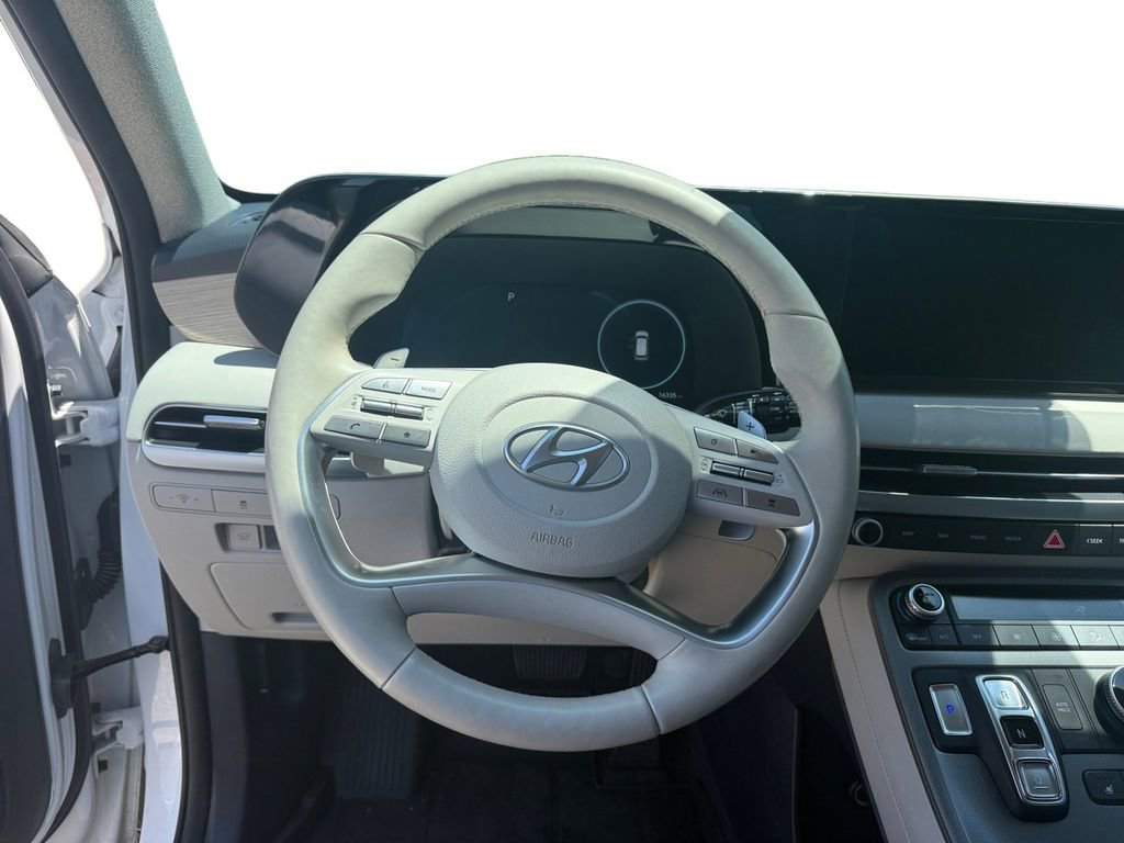 Used 2024 Hyundai Palisade Limited FWD image 12