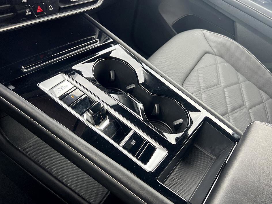 Used 2024 Volkswagen Atlas Cross Sport SE image 25