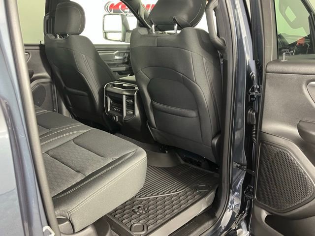 New 2026 RAM 1500 4x4 Crew Cab image 29