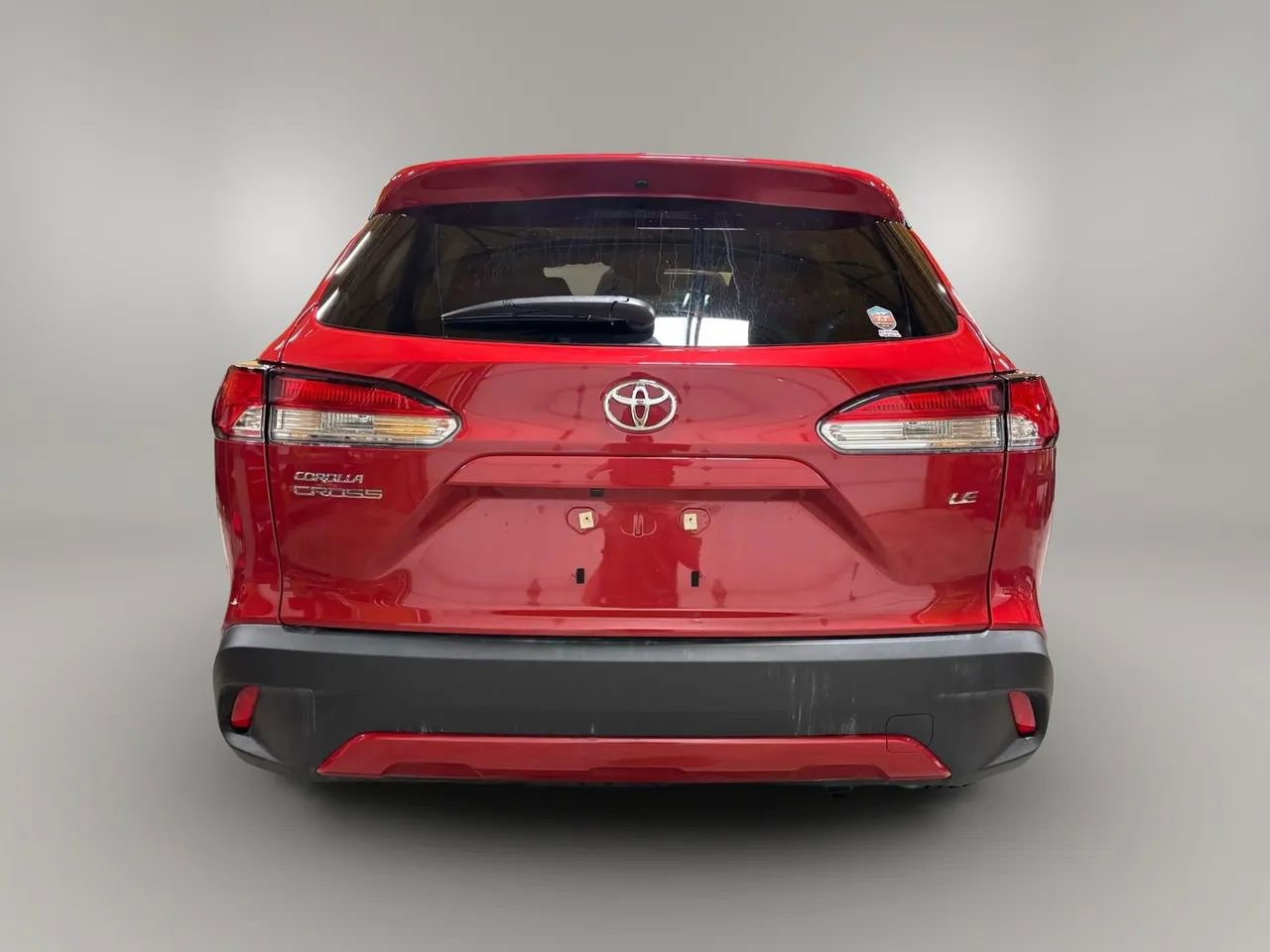 Used 2024 Toyota Corolla Cross LE image 5