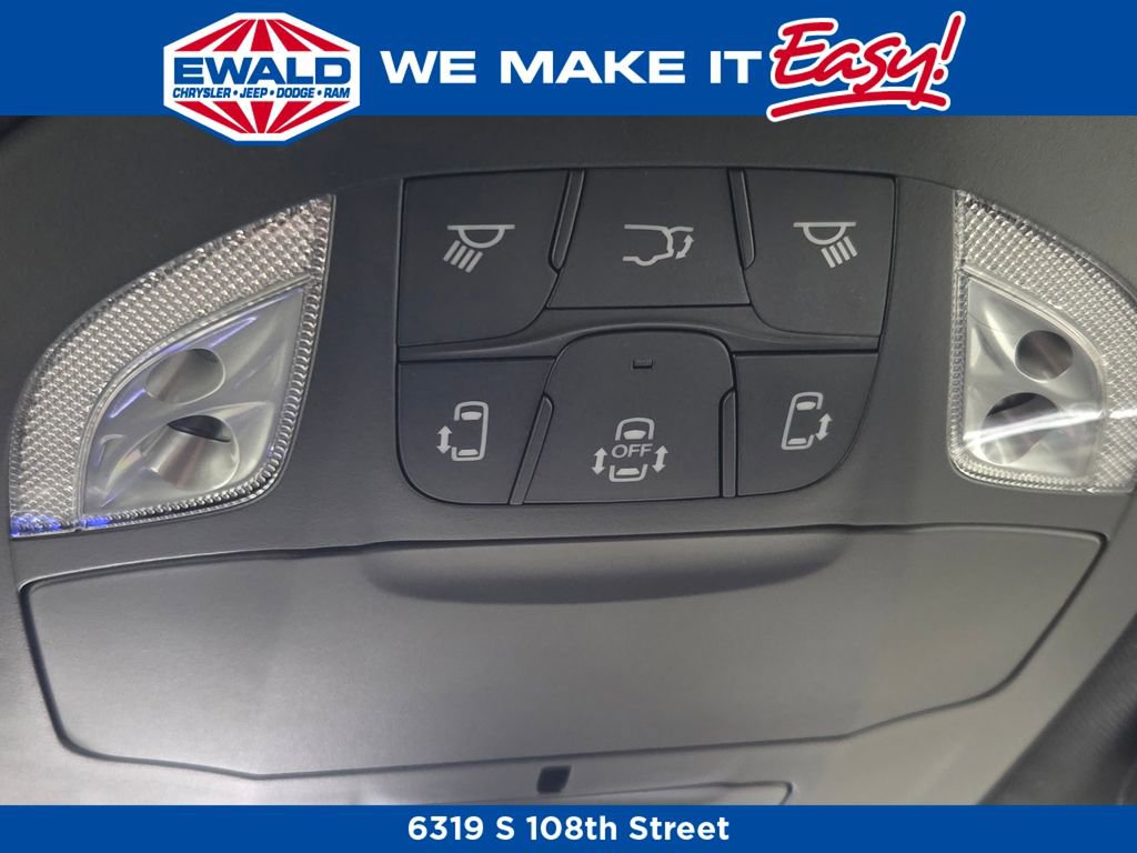 New 2026 Chrysler Pacifica Select image 24