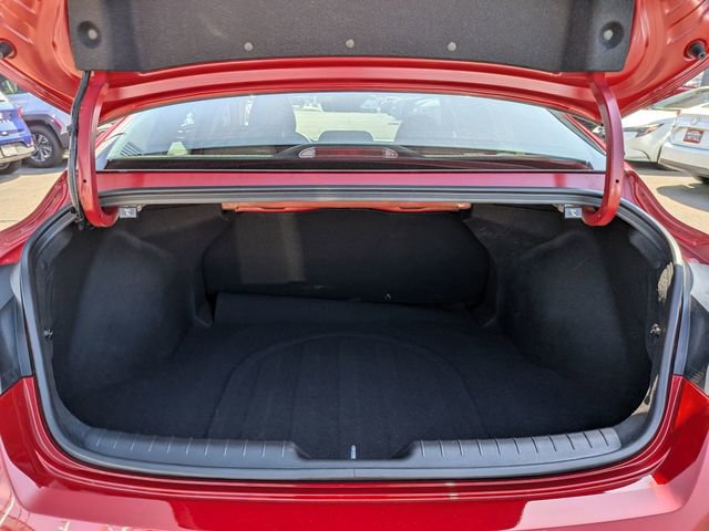 Used 2025 Hyundai Elantra Blue image 32