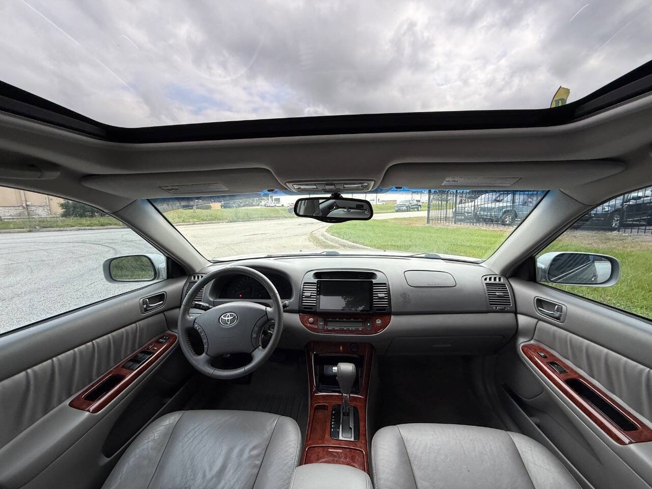 Used 2005 Toyota Camry XLE FWD image 24