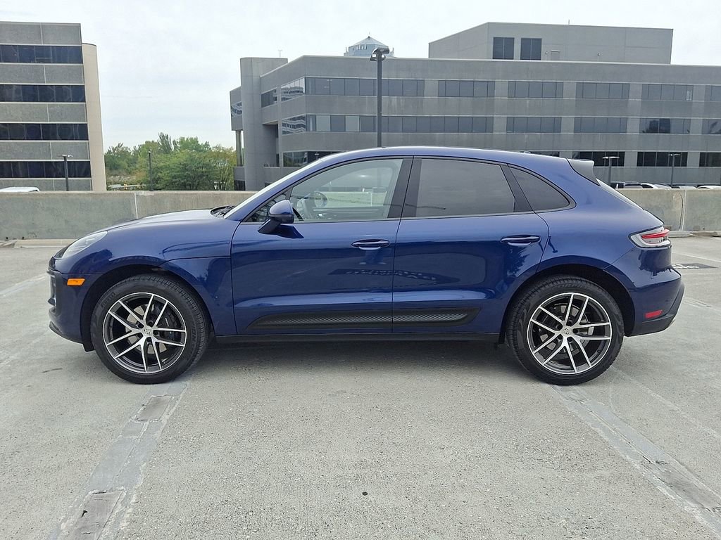 Certified 2025 Porsche Macan image 2