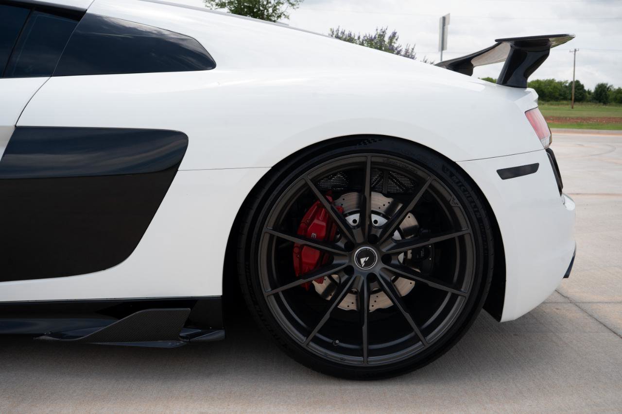 Used 2018 Audi R8 V10 RWD image 17
