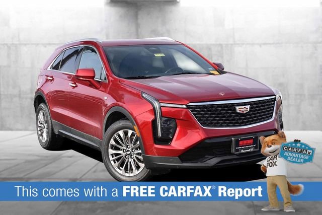 Used 2024 Cadillac XT4 Premium Luxury image 2