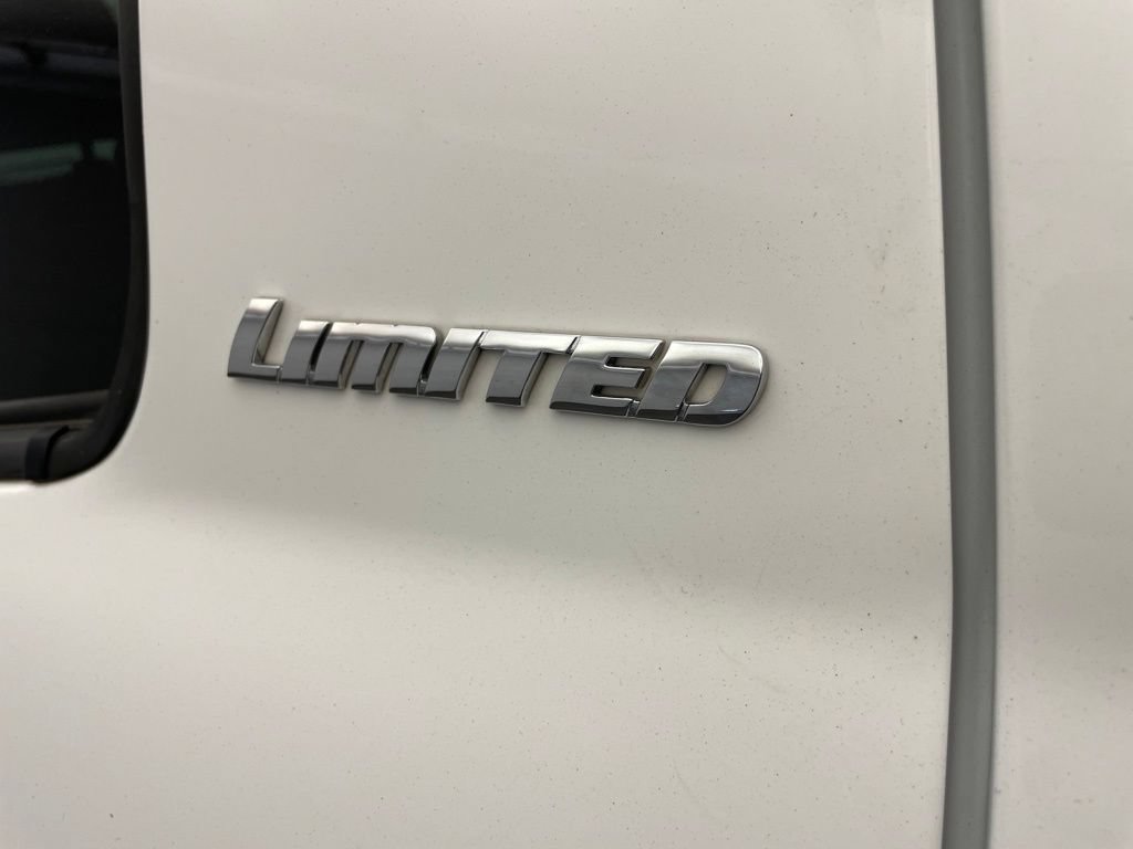Used 2018 Toyota Tundra Limited w/ Limited Premium Package AWD/4WD image 11