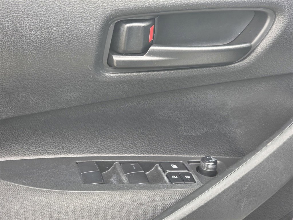 Used 2022 Toyota Corolla LE image 14