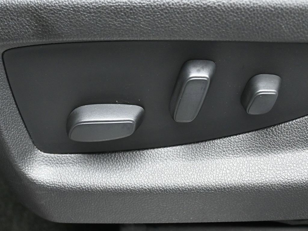 Used 2018 Chevrolet Silverado 1500 LT w/ All Star Edition image 10