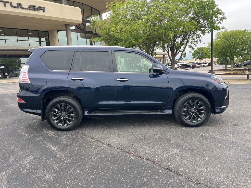 Certified 2020 Lexus GX 460 Premium w/ Premium Package AWD/4WD image 2