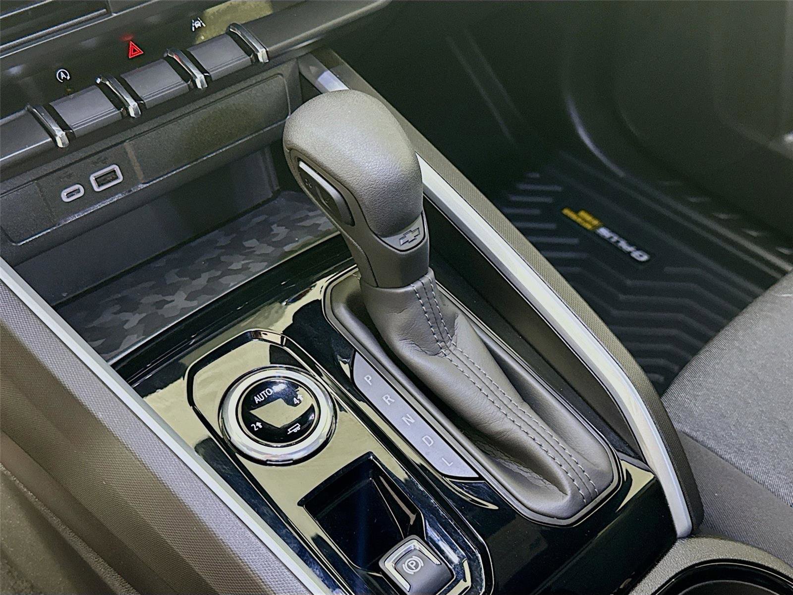 Used 2024 Chevrolet Colorado W/T w/ WT Convenience Package II image 17