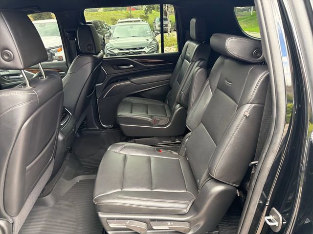 Used 2022 Cadillac Escalade ESV Luxury AWD/4WD image 13