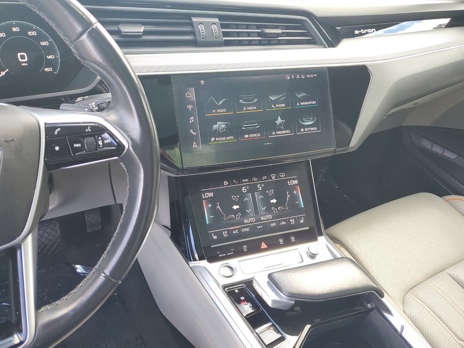 Used 2024 Audi Q8 e-tron Premium Plus AWD/4WD image 25