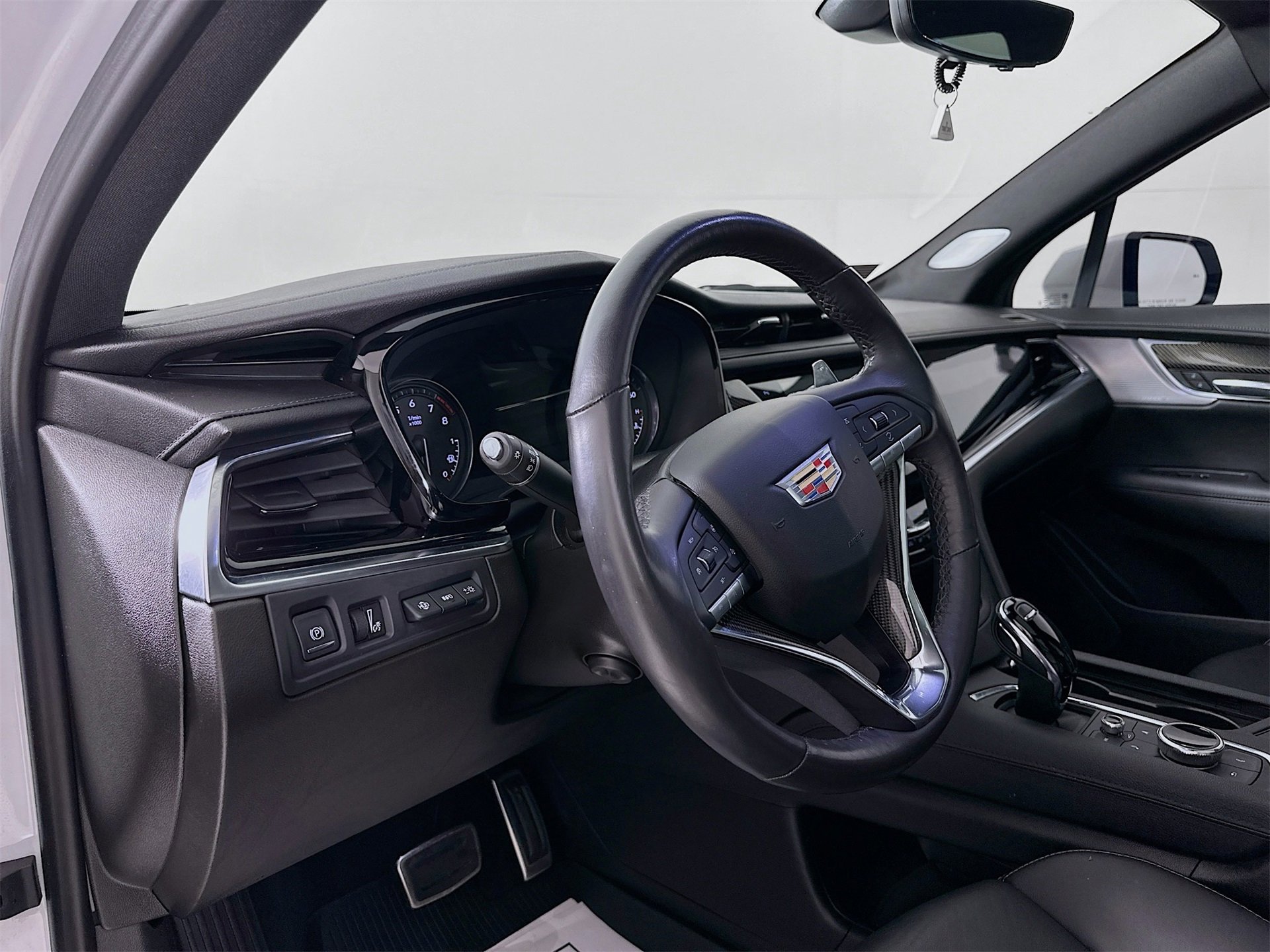 Used 2023 Cadillac XT6 Sport w/ Technology Package image 10