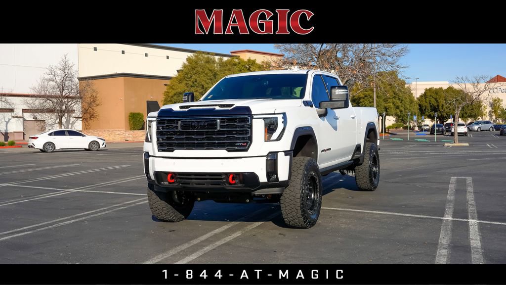 New 2025 GMC Sierra 2500 AT4 w/ Max Trailering Package
