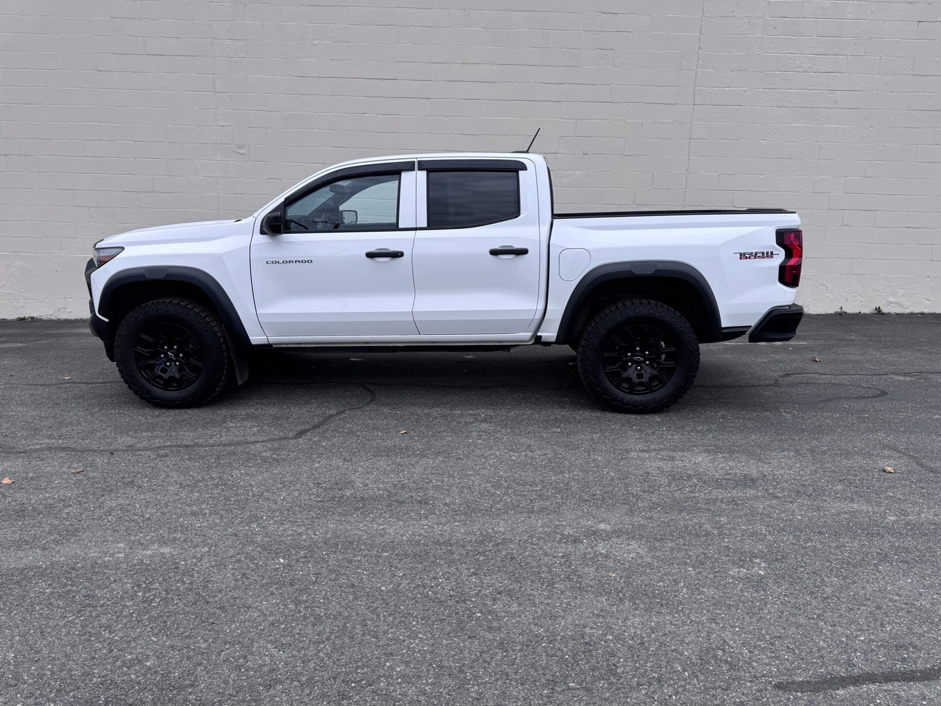 Used 2023 Chevrolet Colorado Trail Boss w/ Advanced Trailering Package image 2