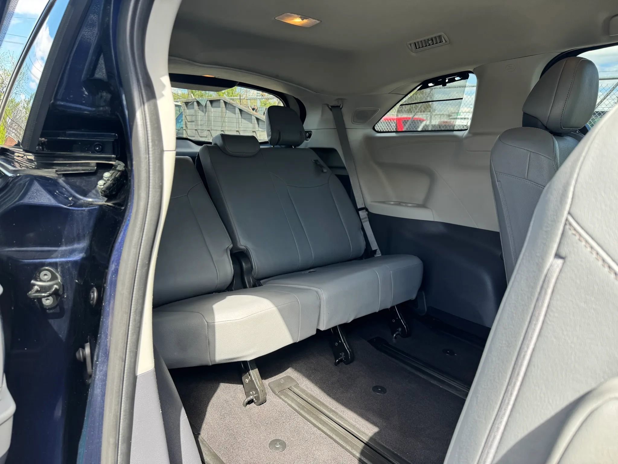 Used 2021 Toyota Sienna Limited FWD image 23