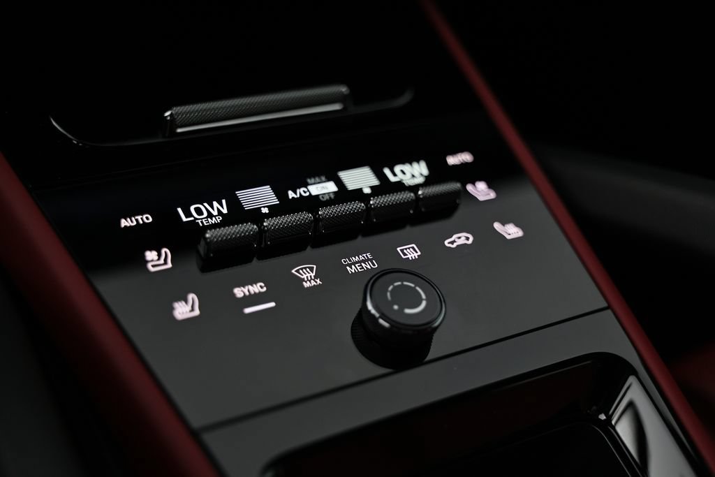 New 2026 Porsche Cayenne Coupe AWD/4WD image 40
