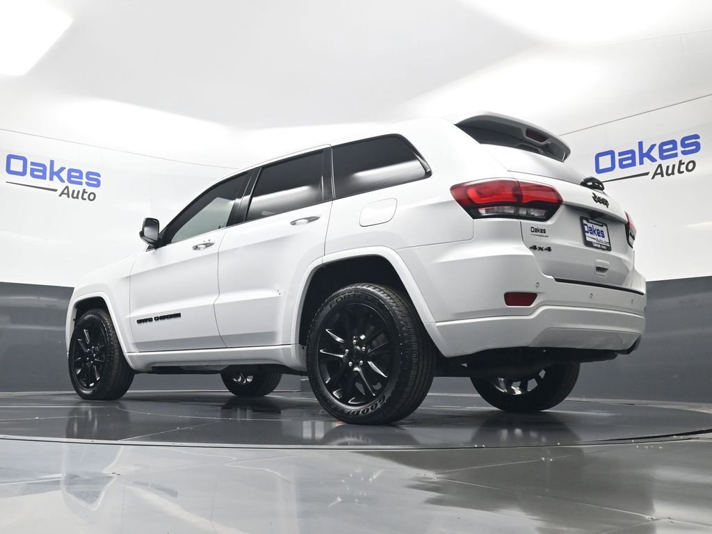 Used 2018 Jeep Grand Cherokee Altitude image 42