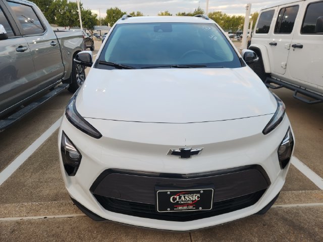 Used 2023 Chevrolet Bolt EUV LT FWD image 2