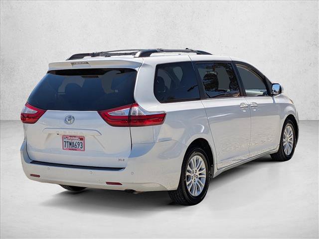 Used 2016 Toyota Sienna XLE FWD image 6