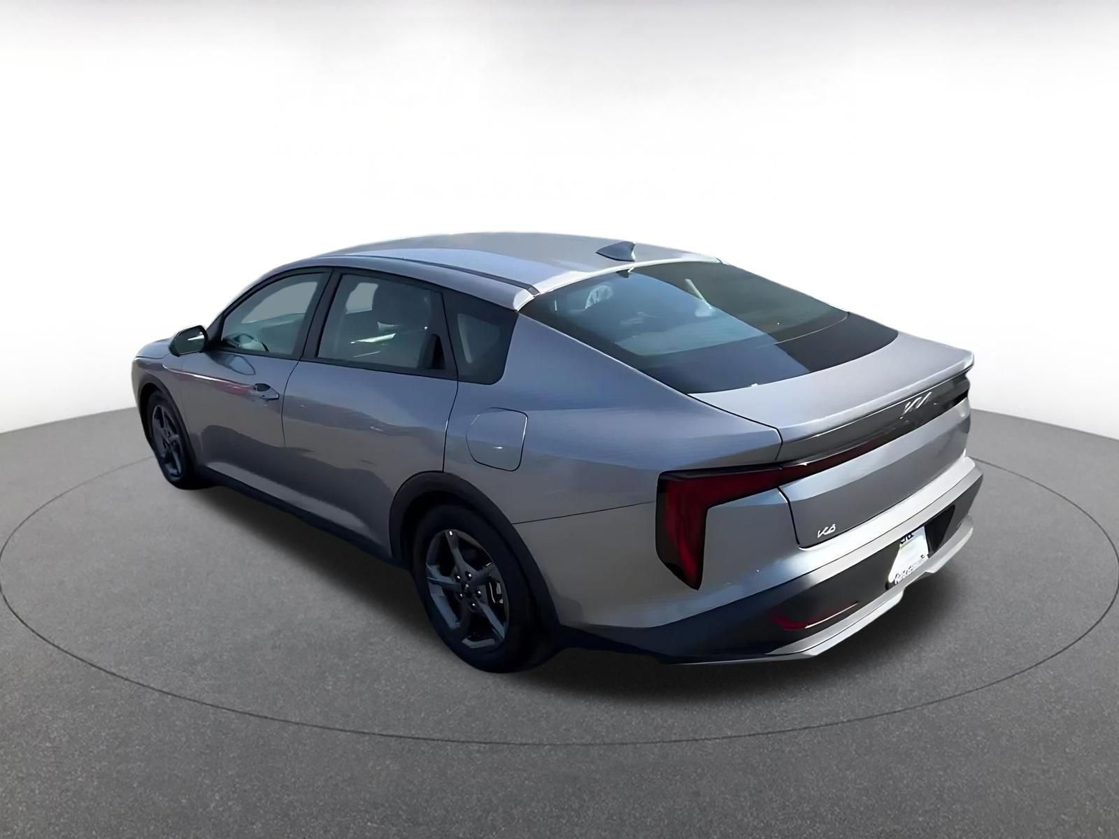 Used 2025 Kia K4 LXS image 12