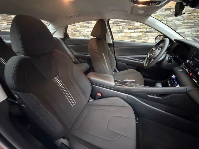Used 2023 Hyundai Elantra SEL FWD image 13