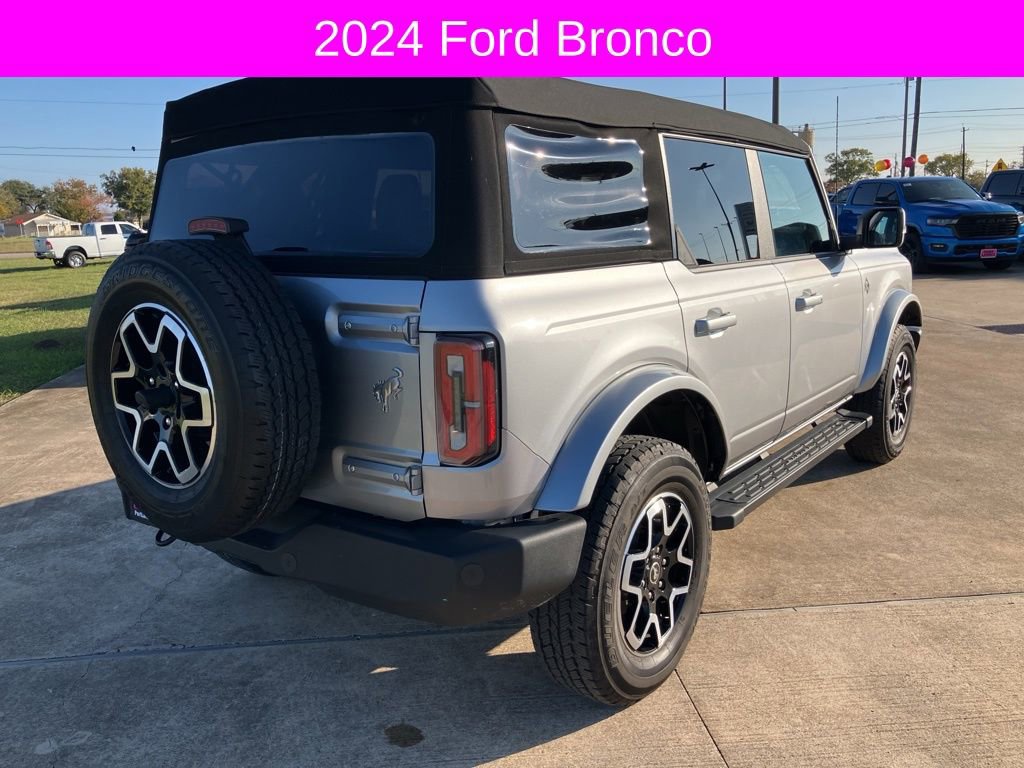 Used 2024 Ford Bronco Outer Banks image 7