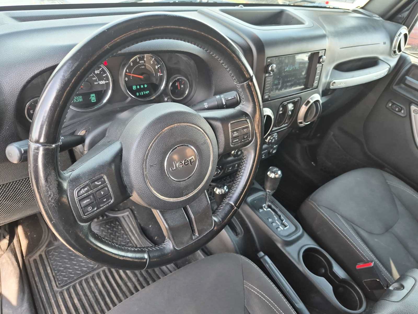 Used 2017 Jeep Wrangler Unlimited Sahara w/ Connectivity Group AWD/4WD image 2