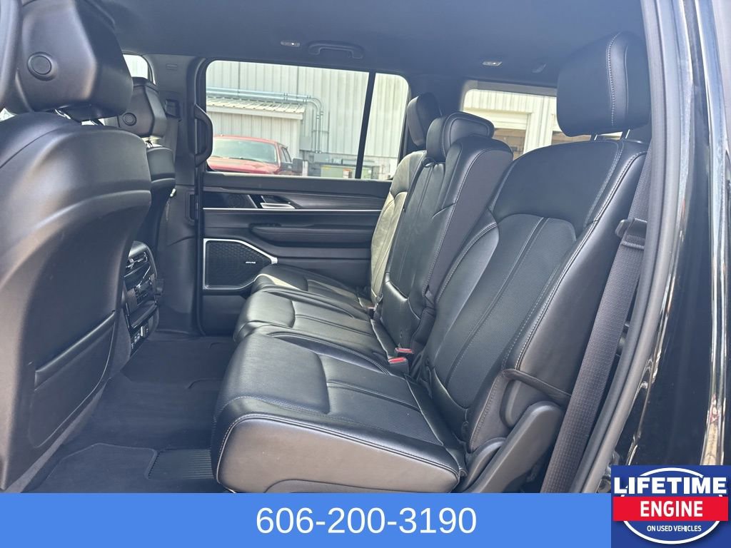 Used 2024 Jeep Wagoneer Series II w/ Flexible Seating Group image 11