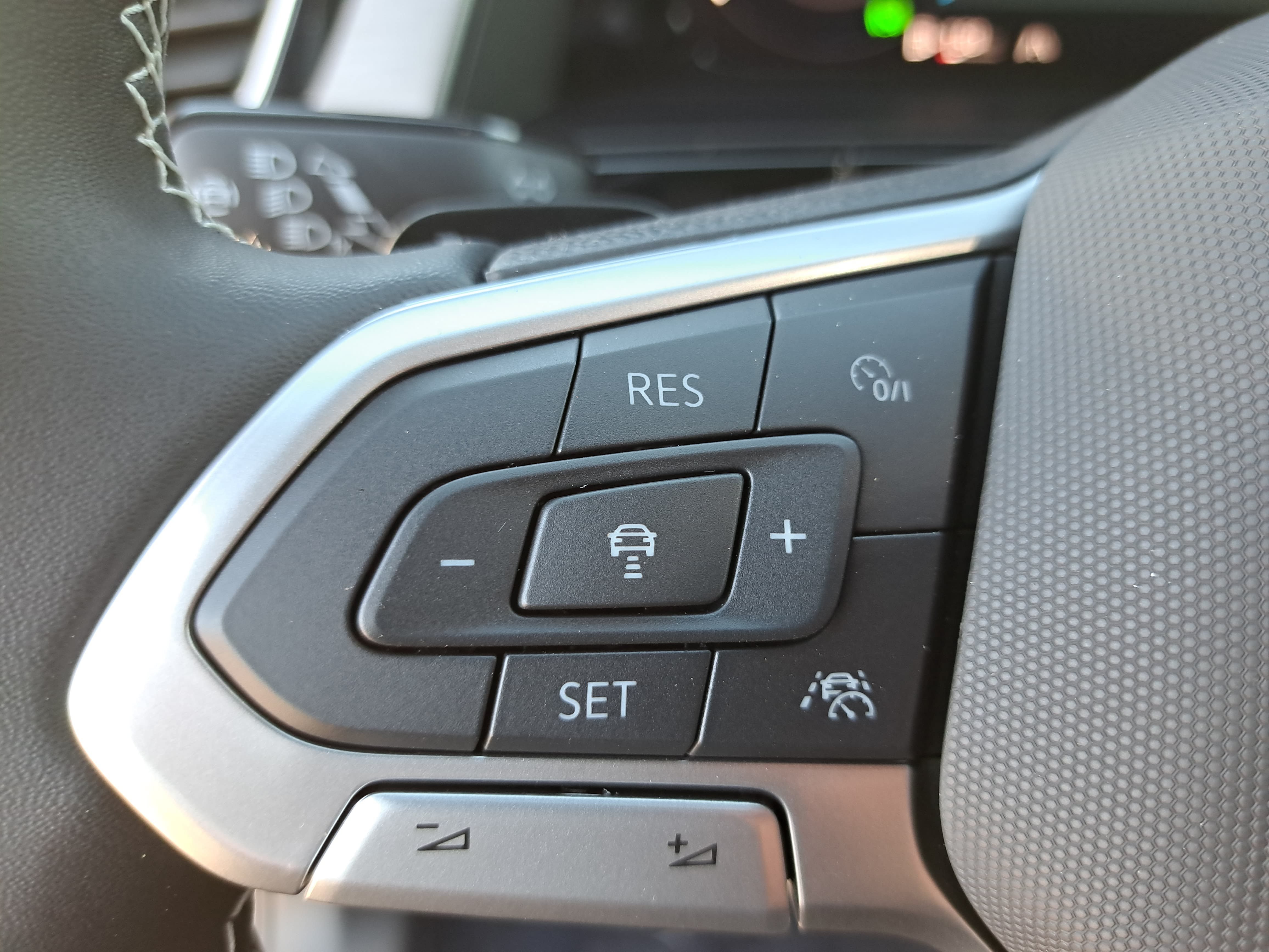 New 2026 Volkswagen Atlas Cross Sport SE AWD/4WD image 16