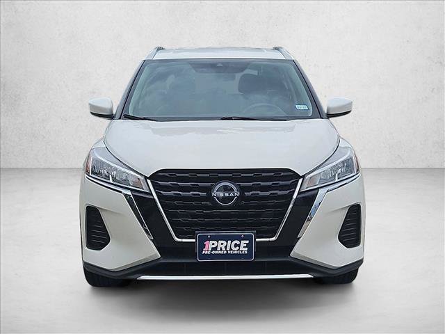 Used 2022 Nissan Kicks SV FWD image 2