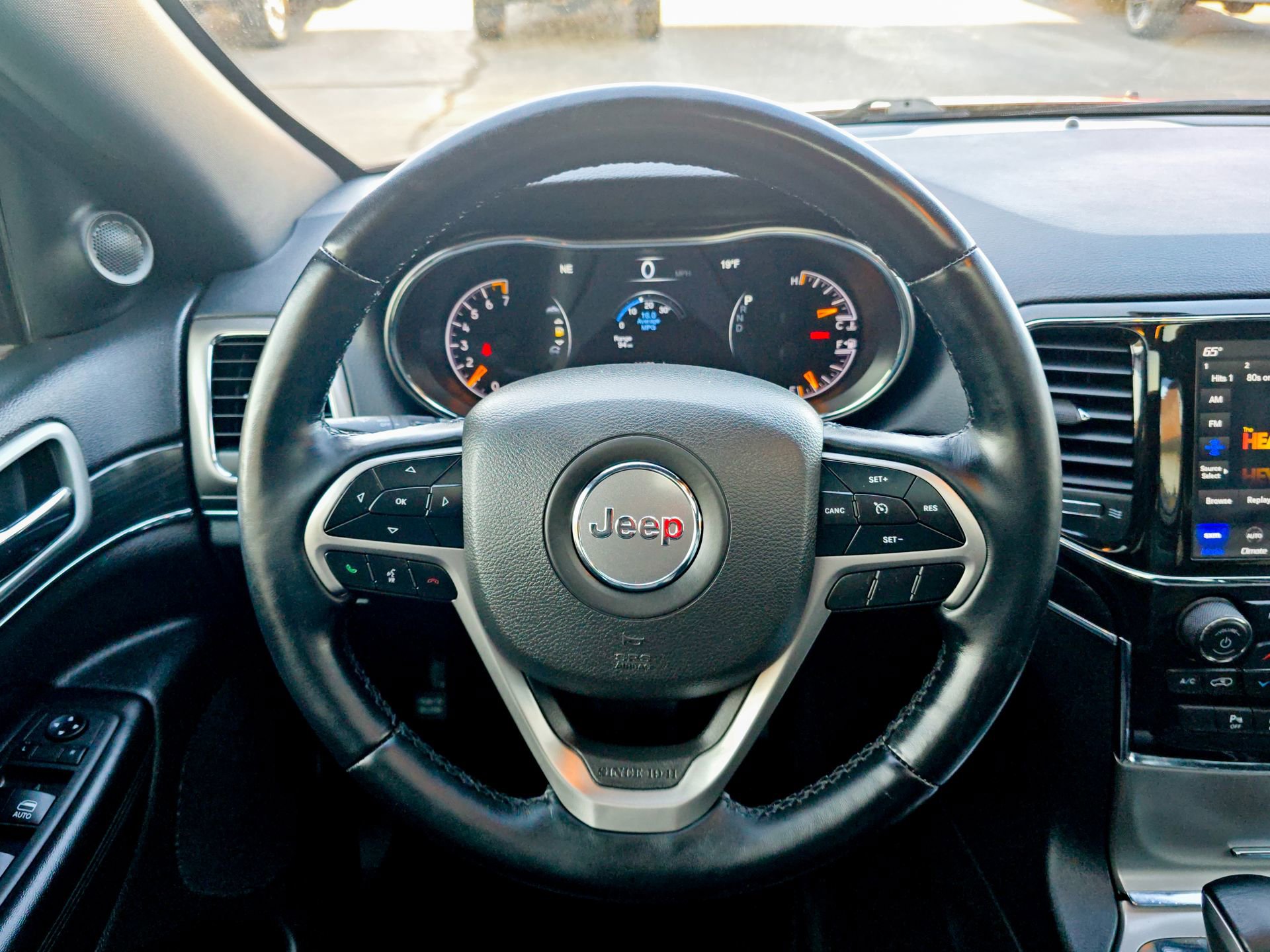 Used 2022 Jeep Grand Cherokee Limited image 36