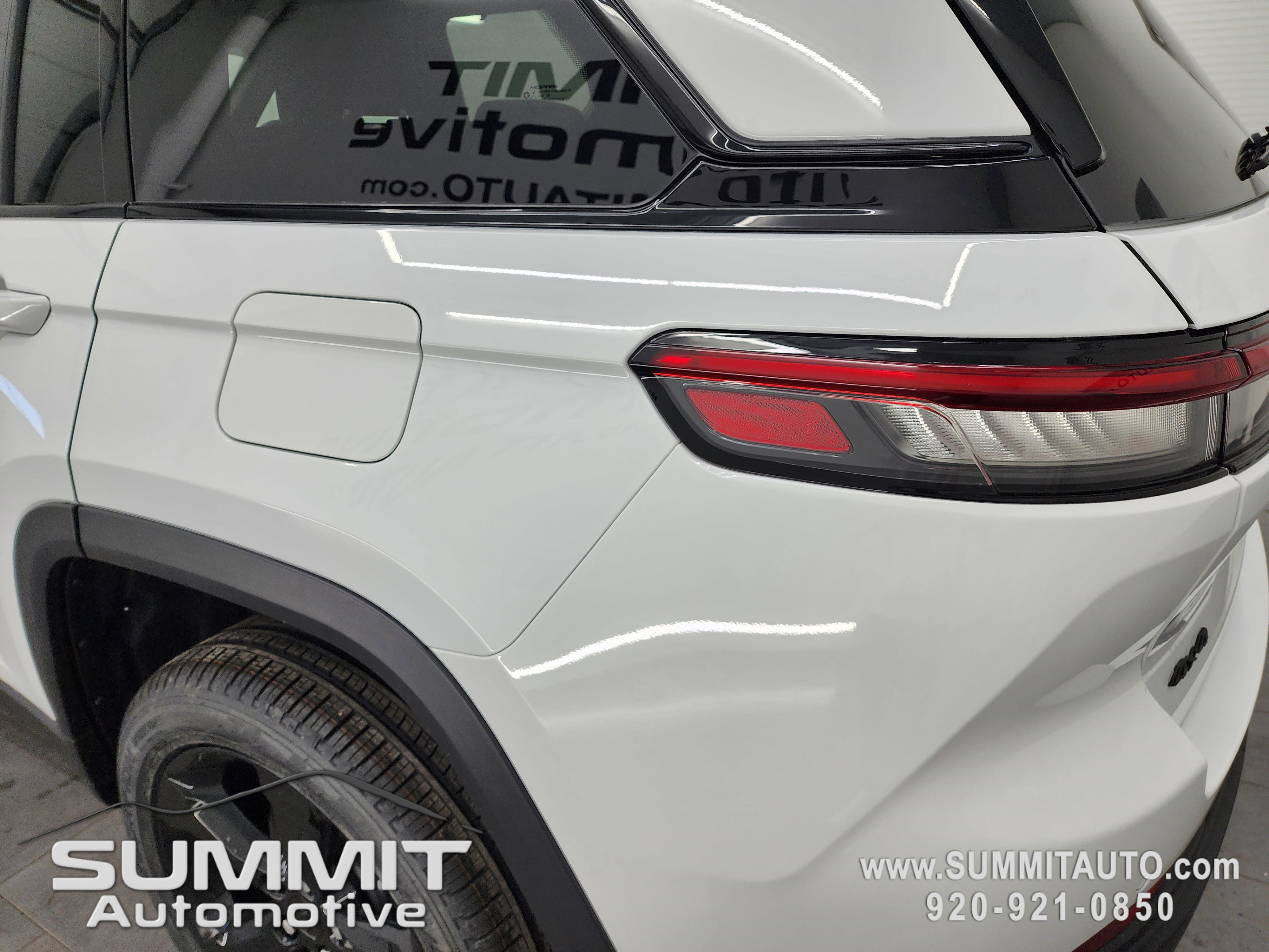 New 2025 Jeep Grand Cherokee Limited w/ Luxury Tech Group II image 35