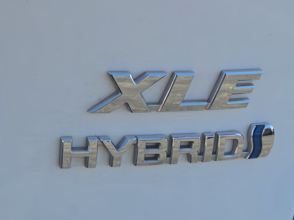 Used 2024 Toyota RAV4 XLE w/ Convenience Package AWD/4WD image 28